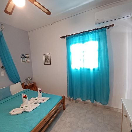 Evelina Beach Pension A Breath Away From The Black Beach Offer Plenty Of Accommodation Type To Suit Every Traveler'S Needs-Economic Rooms-Thematic Rooms-Design Rooms-Kitchenette Rooms-Studios-Small Apartments Περίσσα Εξωτερικό φωτογραφία