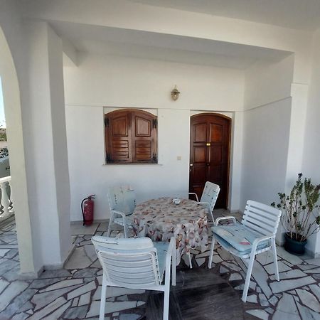 Evelina Beach Pension A Breath Away From The Black Beach Offer Plenty Of Accommodation Type To Suit Every Traveler'S Needs-Economic Rooms-Thematic Rooms-Design Rooms-Kitchenette Rooms-Studios-Small Apartments Περίσσα Εξωτερικό φωτογραφία