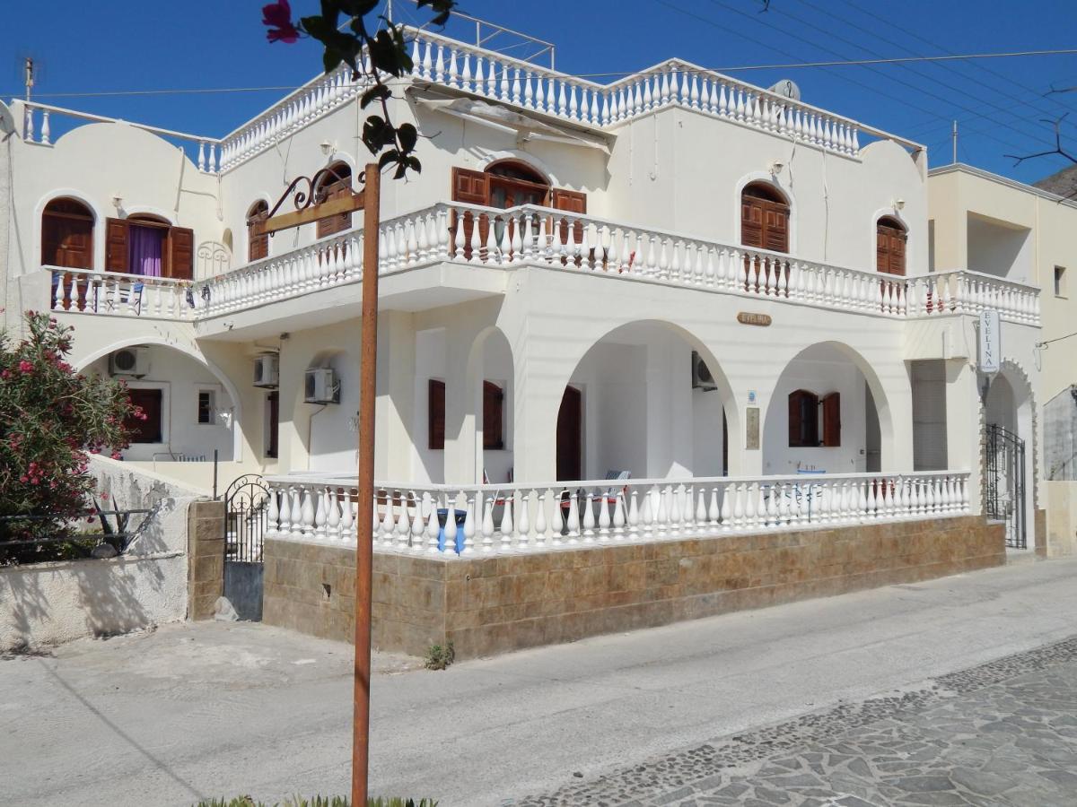 Evelina Beach Pension A Breath Away From The Black Beach Offer Plenty Of Accommodation Type To Suit Every Traveler'S Needs-Economic Rooms-Thematic Rooms-Design Rooms-Kitchenette Rooms-Studios-Small Apartments Περίσσα Εξωτερικό φωτογραφία