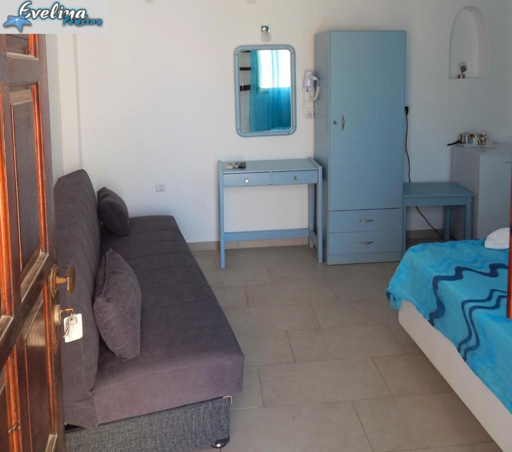 Evelina Beach Pension A Breath Away From The Black Beach Offer Plenty Of Accommodation Type To Suit Every Traveler'S Needs-Economic Rooms-Thematic Rooms-Design Rooms-Kitchenette Rooms-Studios-Small Apartments Περίσσα Εξωτερικό φωτογραφία