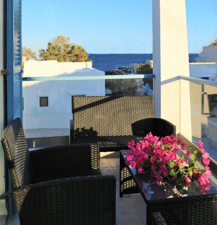 Evelina Beach Pension A Breath Away From The Black Beach Offer Plenty Of Accommodation Type To Suit Every Traveler'S Needs-Economic Rooms-Thematic Rooms-Design Rooms-Kitchenette Rooms-Studios-Small Apartments Περίσσα Εξωτερικό φωτογραφία