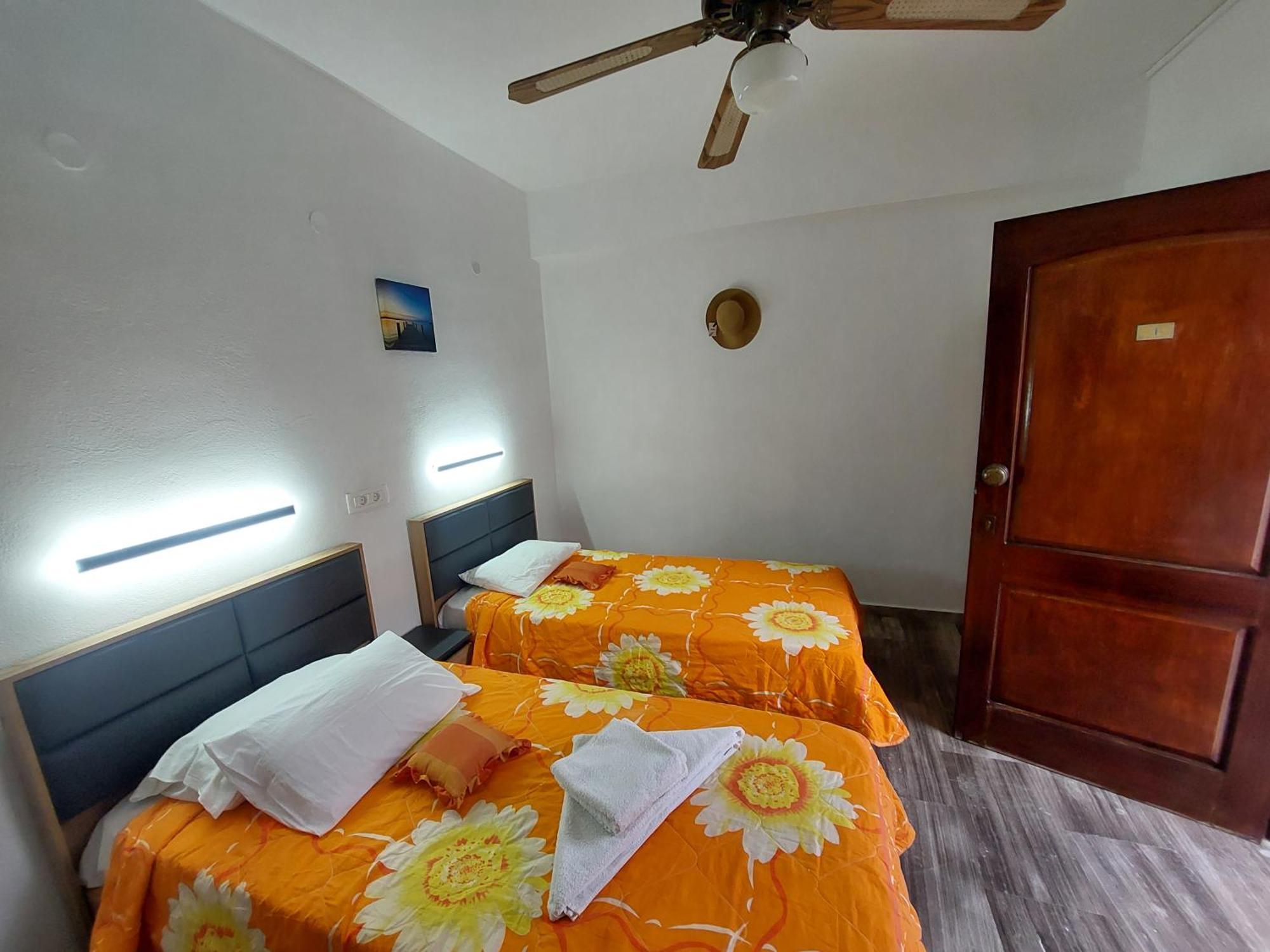 Evelina Beach Pension A Breath Away From The Black Beach Offer Plenty Of Accommodation Type To Suit Every Traveler'S Needs-Economic Rooms-Thematic Rooms-Design Rooms-Kitchenette Rooms-Studios-Small Apartments Περίσσα Εξωτερικό φωτογραφία