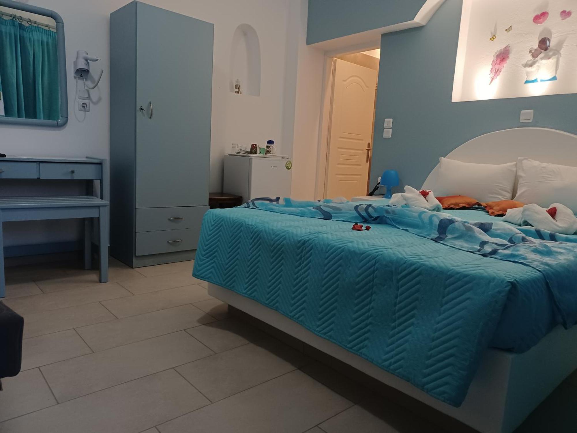 Evelina Beach Pension A Breath Away From The Black Beach Offer Plenty Of Accommodation Type To Suit Every Traveler'S Needs-Economic Rooms-Thematic Rooms-Design Rooms-Kitchenette Rooms-Studios-Small Apartments Περίσσα Εξωτερικό φωτογραφία